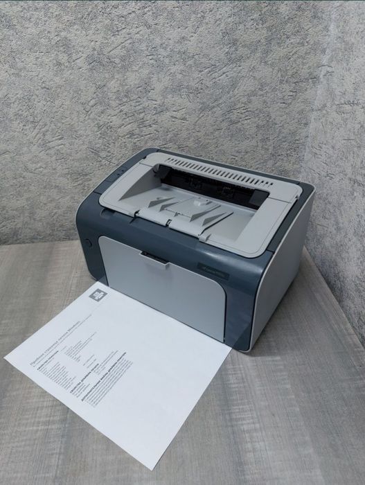 HP LaserJet P1102s
принтер