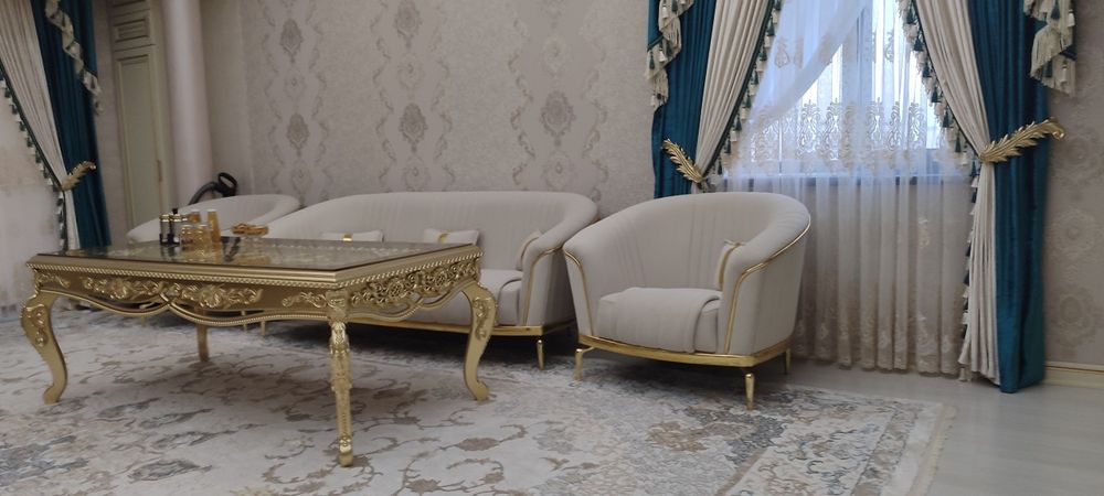 Yangi divan kreslo sotiladi