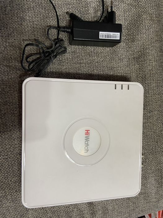 Продам видеорегистратор Hiwatch