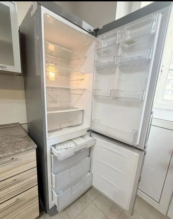 Продам холодильник LG