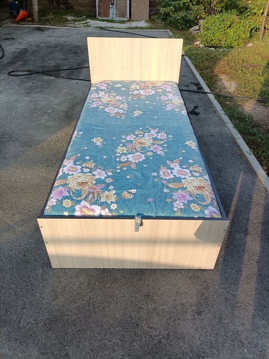 Кровать одна спальня