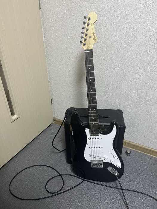 Электрогитара squier stratocaster