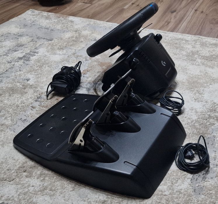 Vând Logitech G923