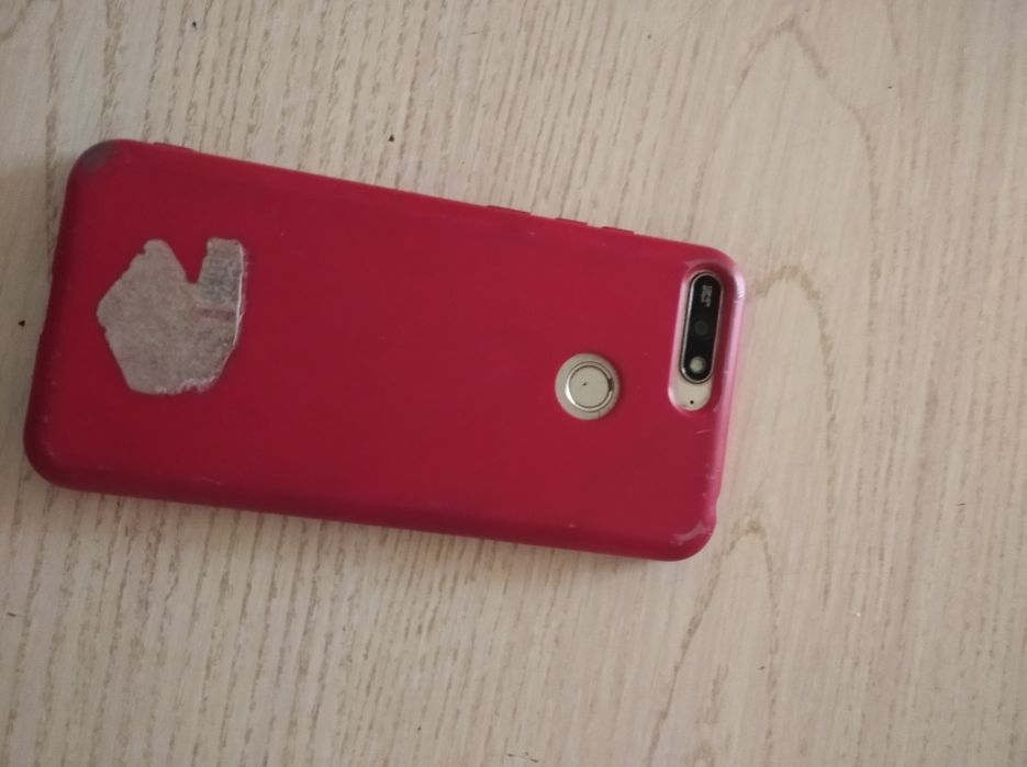 Продам телефон в хорошем состояние