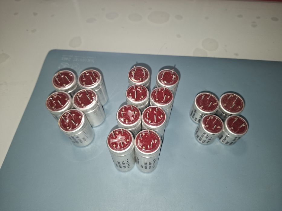 Condensatori electroliți aluminiu  Sprague Extralytic, 15 buc., diverse capacități
