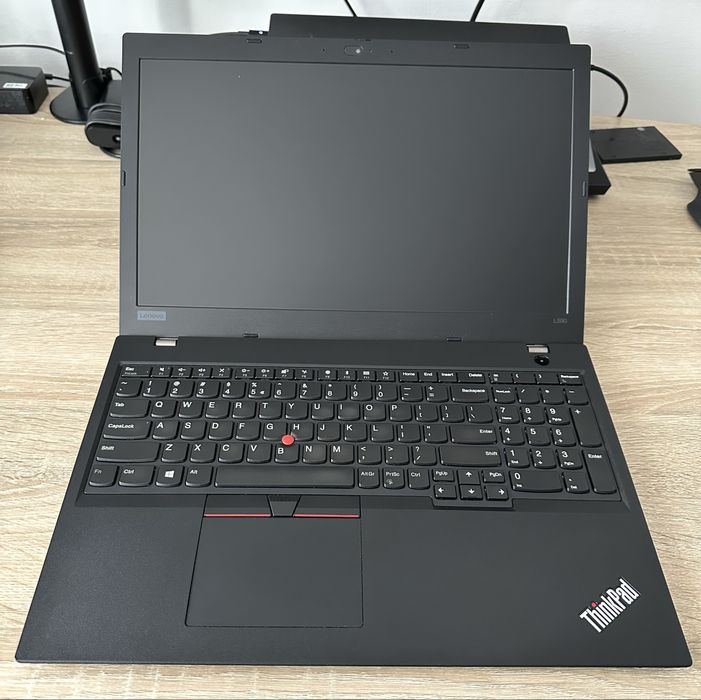 Lenovo L590, i5 / 16 gb RAM / 256 gb NVme / Baterie aprox 93,5%