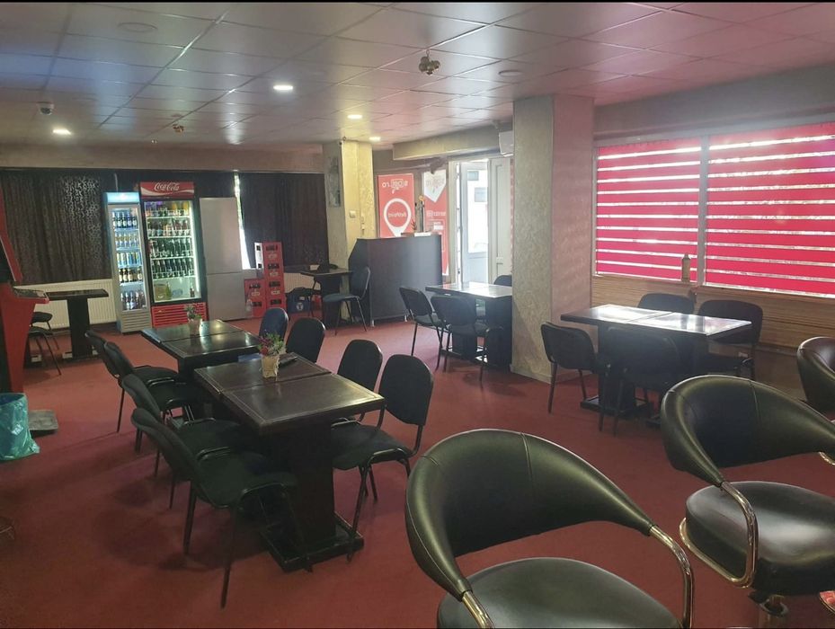 Inchiriez spatiu comercial in Cart.Brosteni  ,zona Colegiu  lăngă.Profi 80mp  util.