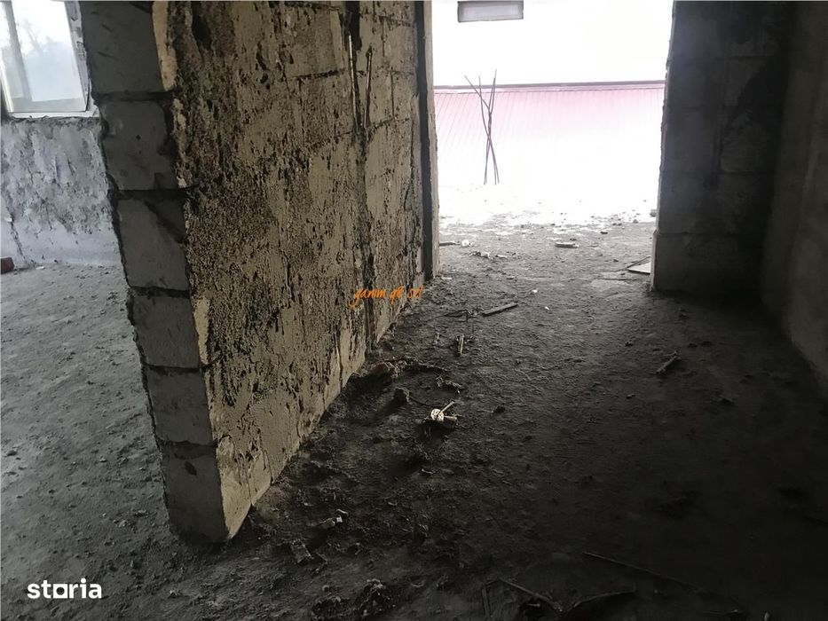Casa de vanzare in Golesti, parter si etaj , 220 mp construiti , teren