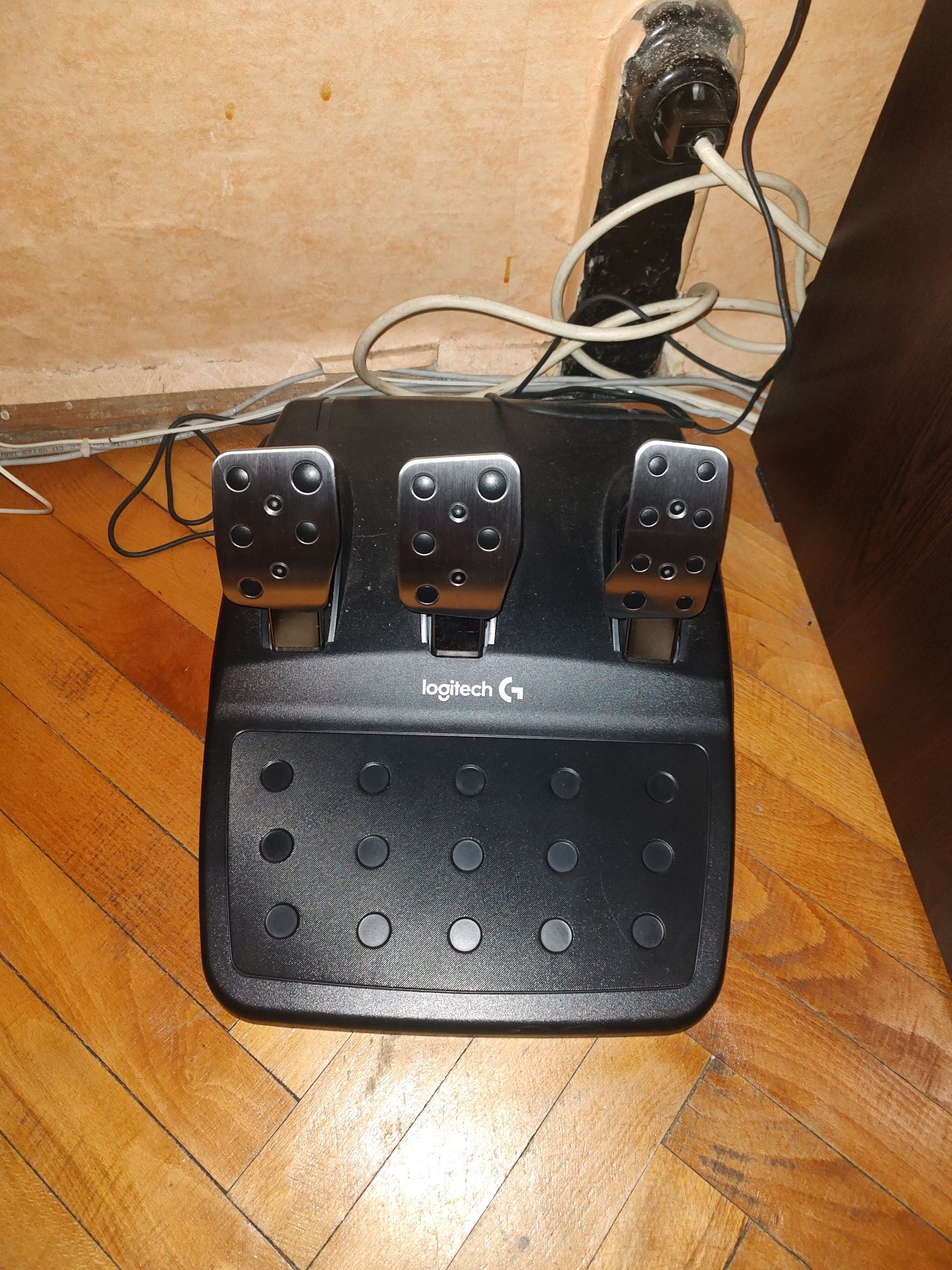 Волан Logitech G29 +игра гр. Враца Металург • OLX.bg