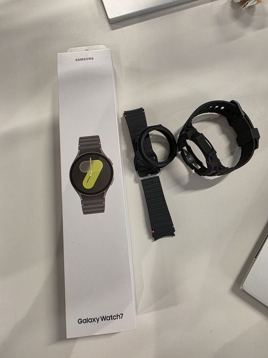 Vând Samsung Galaxy Watch7 44mm