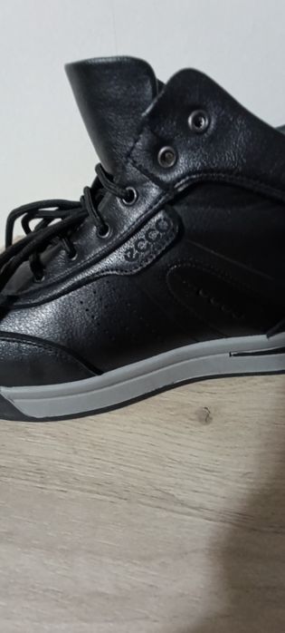 Ботинки зима42р новые