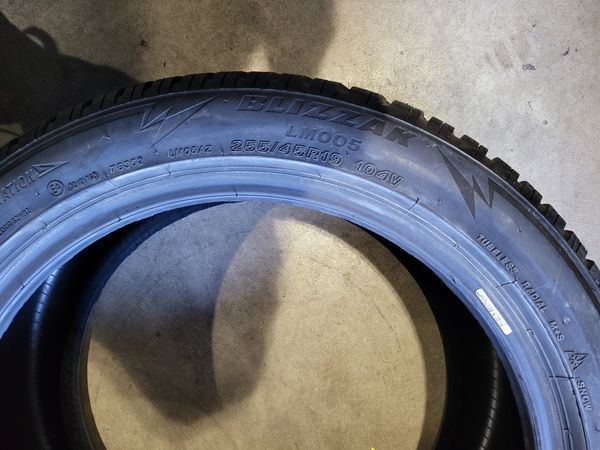 255/45/19 BRIDGESTONE 3бр