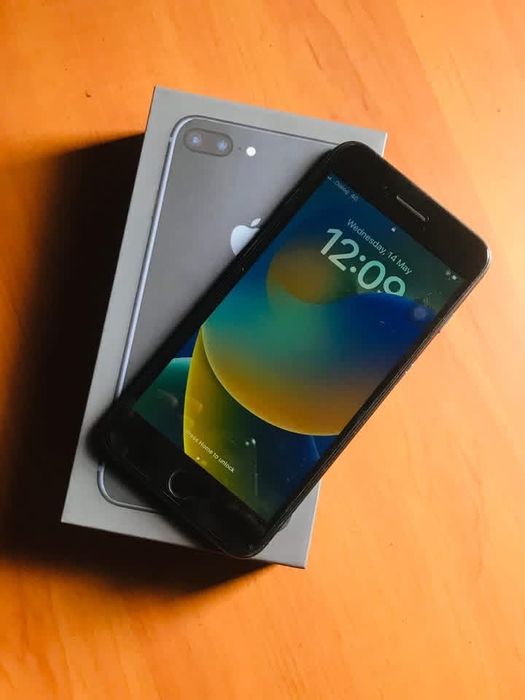 iPhone 8 PLuS , Full Box