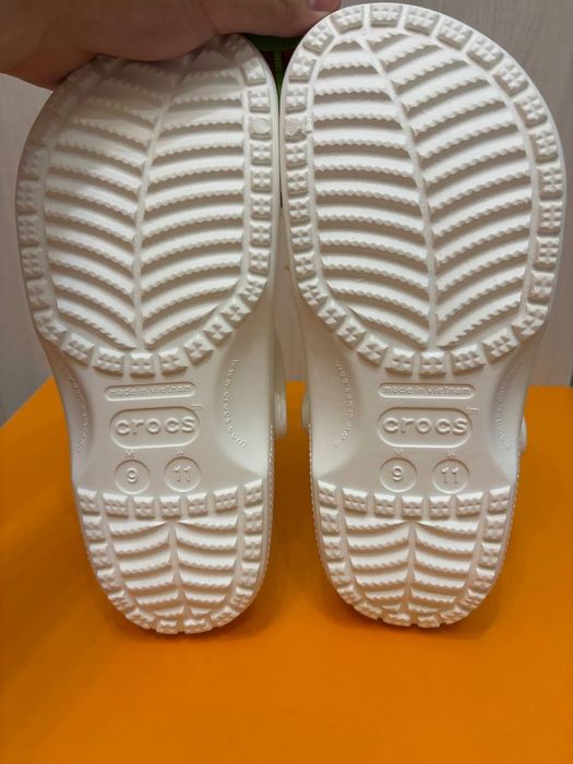 Продам Шлепанцы Crocs