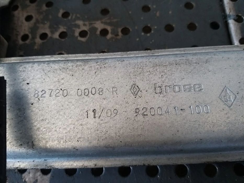 Macara geam electric dreapta spate renault megane 3 827200008r 827200008r