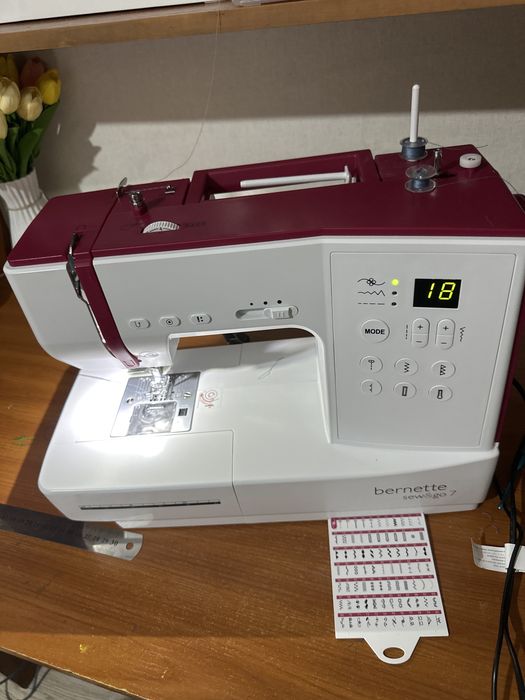 Продается швейная машинка bernette sew&go 7