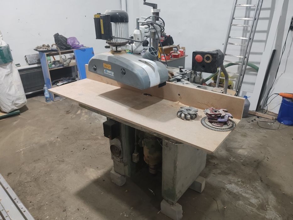 Продам фрезерный станок