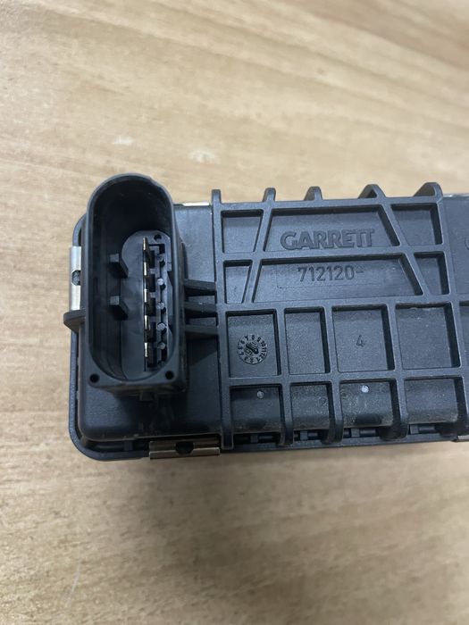 Актуатор турбо 6NW 008 412 Hella  G-221 , G149  Garet 712120