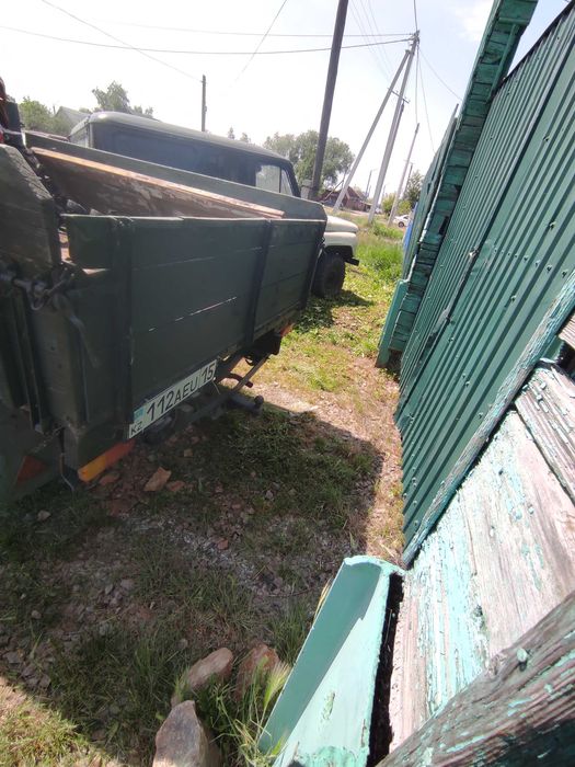 Продам УАЗ - 3303 бортовой