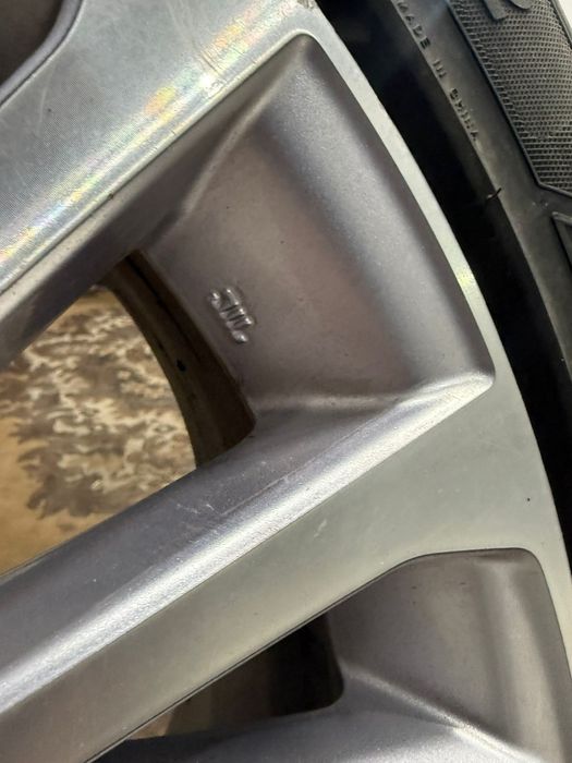 Диски с резиной.