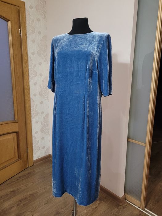 Платье женское продам