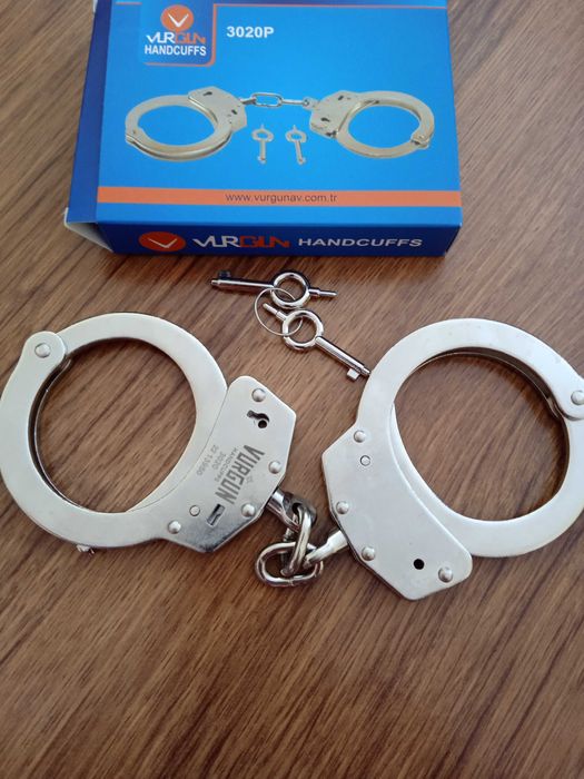 Белезници с мека връзка