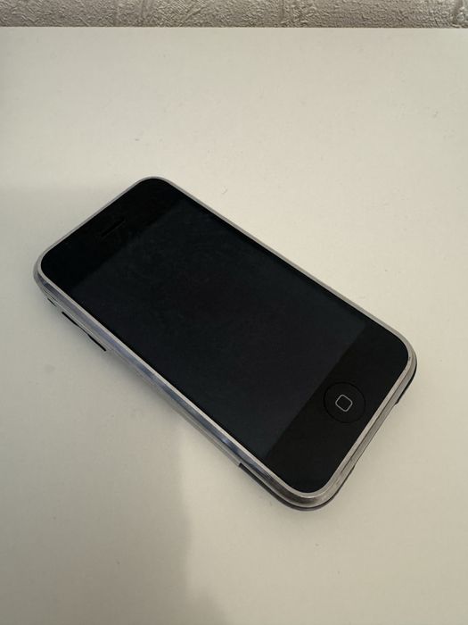 Iphone 2g 8gb (первый айфон)