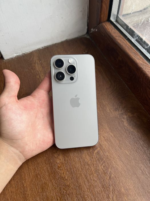 Iphone 15 pro natural titan
