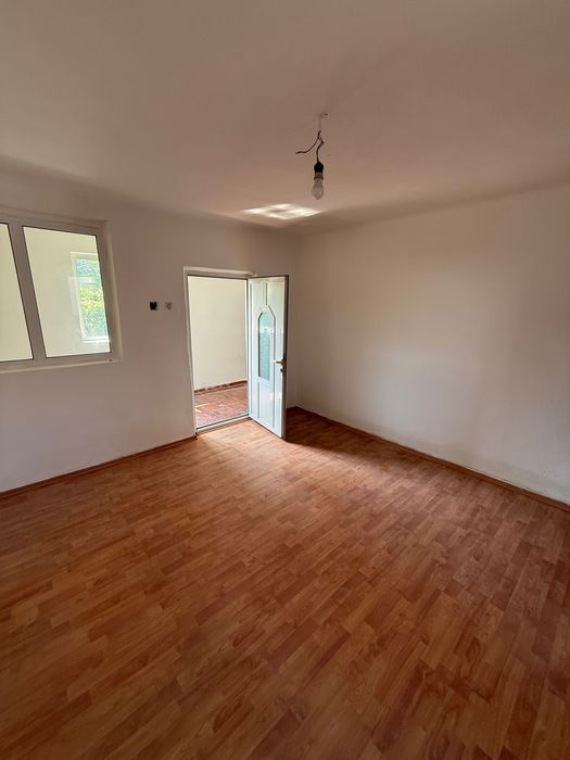 Casa si teren de vanzare com. Cornesti Dambovita