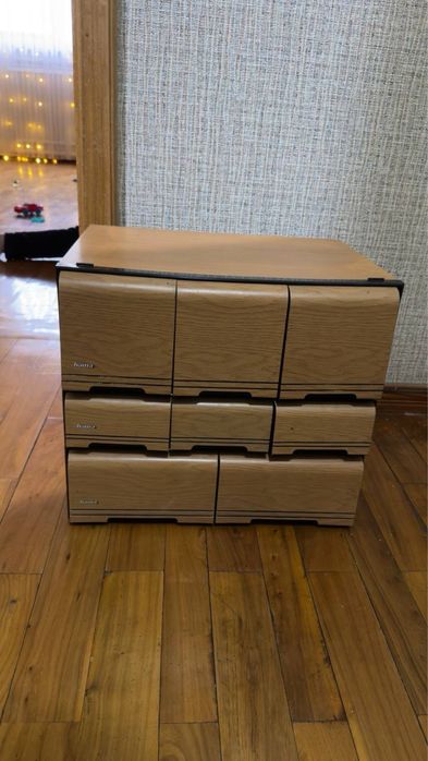 Тумба под диски, касеты в отличном состоянии