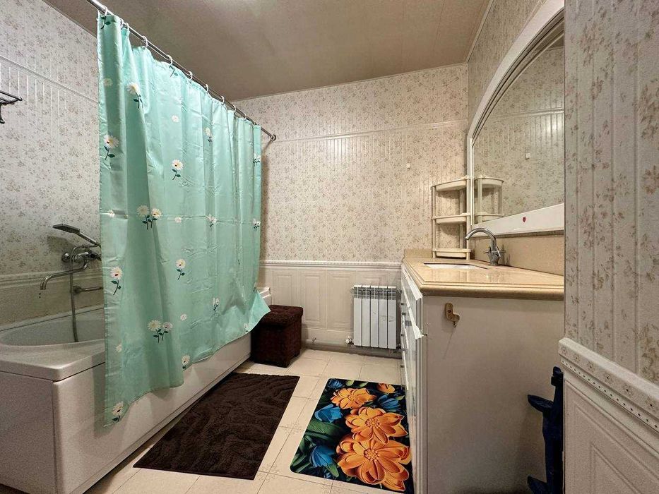 Банковский дом  Госпитальный / Mirabad Avenue