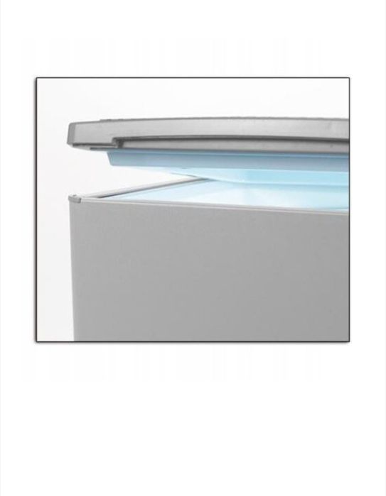 Dometic frigider portabil 3 moduri de alimentare.Folosit o singura data.