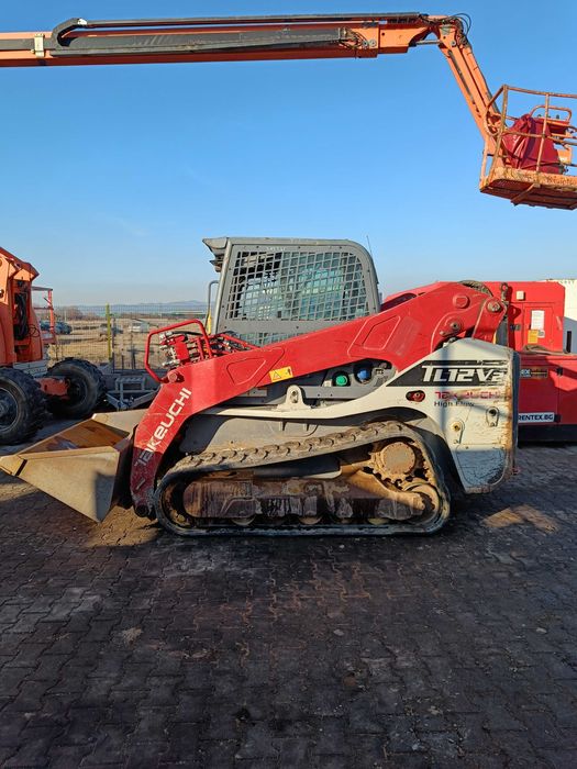 Верижен мини челен товарач Takeuchi TL12V-2 6000кг ПОД НАЕМ
