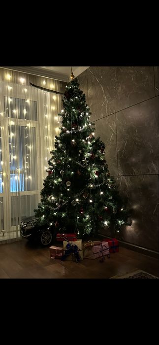 Продам елку 260-270 см