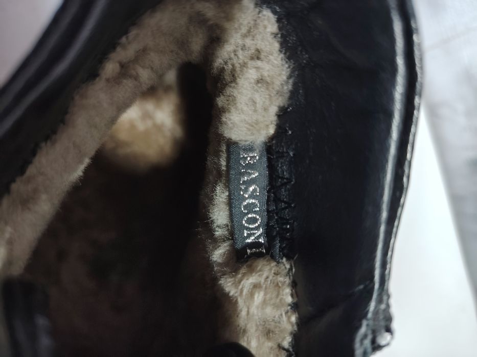 Продам ботинки фирмы BASCONI 38 размер