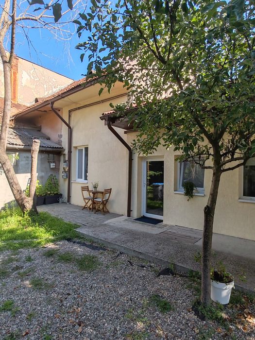 Inchiriez garsoniera, parter, casa Gherla - ultracentral