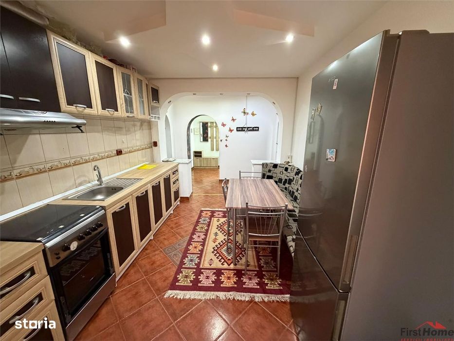 Apartament 2 camere, 61mp,  central, etaj 10 cu acoperis