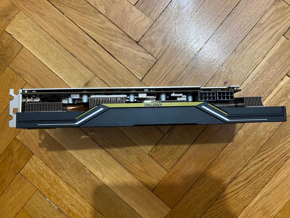 Placa video AsRock RX5700XT 8Gb defecta
