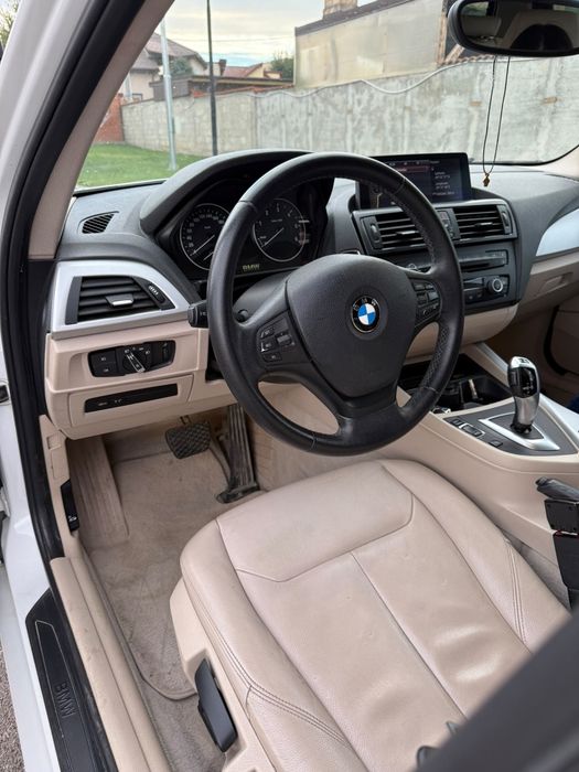 BMW seria 1 f20 2013 automat 2 butoane
