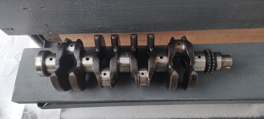 ПРОДАЕТЬСЯ Коленвал -406