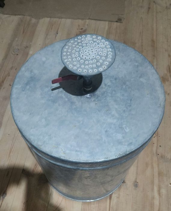 Бак сотилади, душ учун.