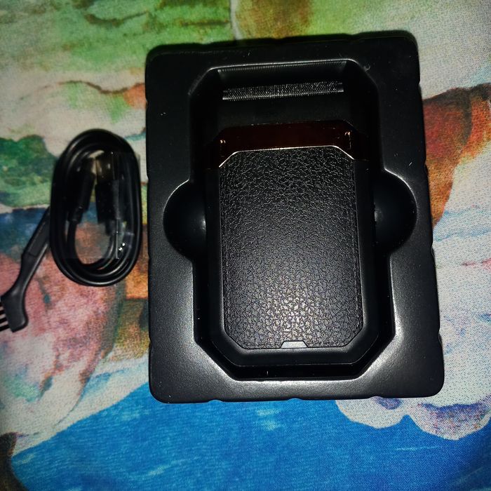 Электро бритва...