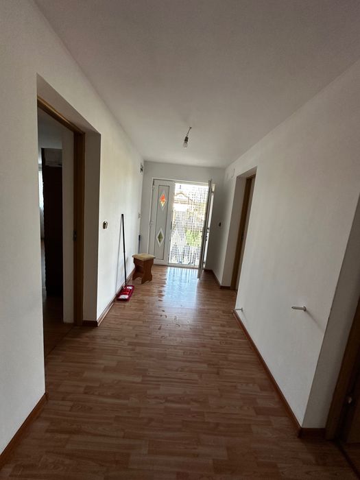 Casa spațioasă de vânzare