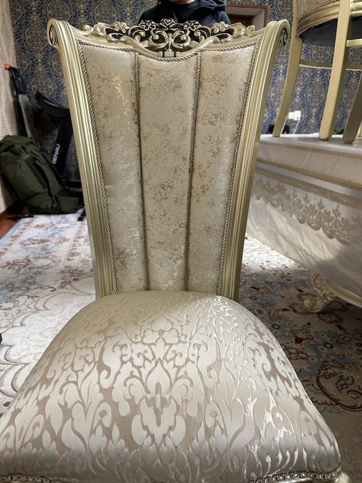 Стулья  для  зала