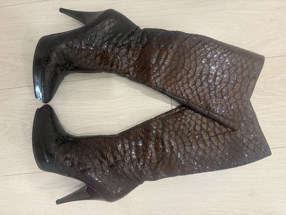 Продам женские сапоги