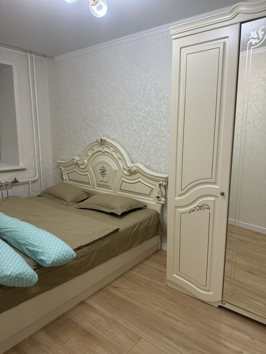 Продам спальный гарнитур