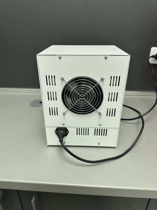 Фотополимеризираща пещ Qusar