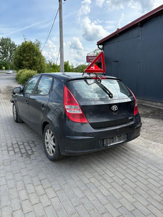 Dezmembrez Hyundai i30 1.6 CRDI