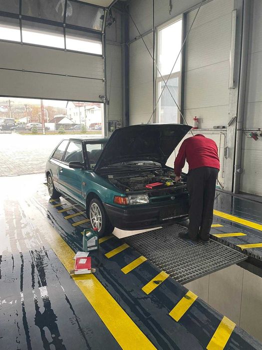 Mazda 323BG Coupe 1995