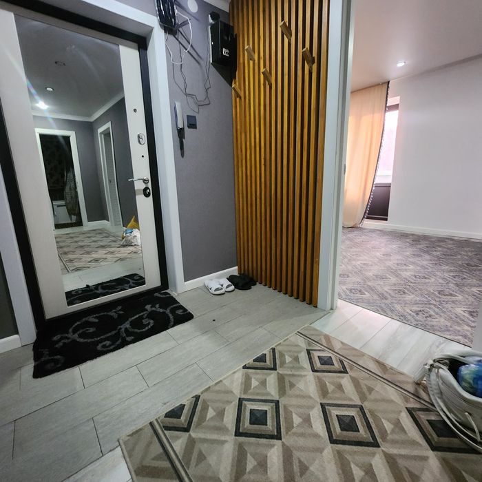 2х ком в 6 ом . Чисто .